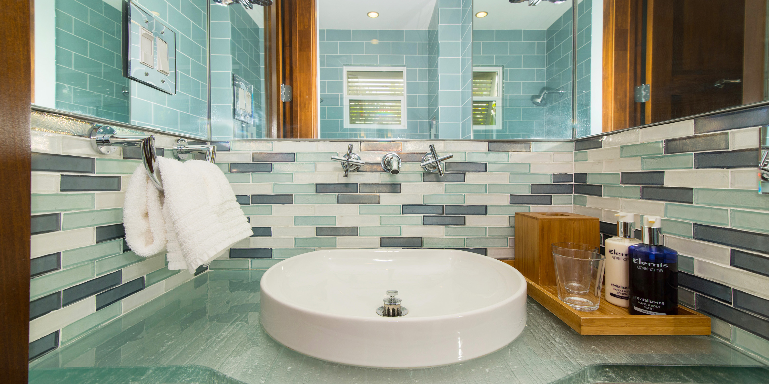 Cayman Island Estate Maximum 26  Resort Style Pool & Cottages