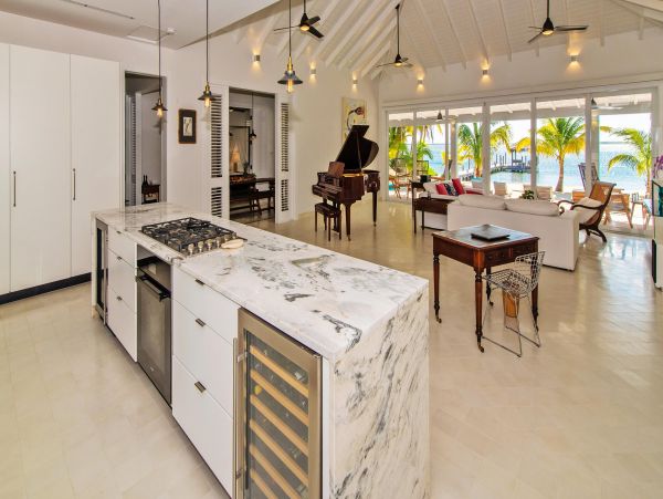 Main House & Separate Guest House Luxury