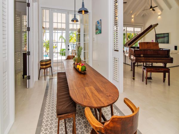 Main House & Separate Guest House Luxury