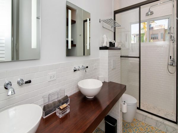Main House & Separate Guest House Luxury