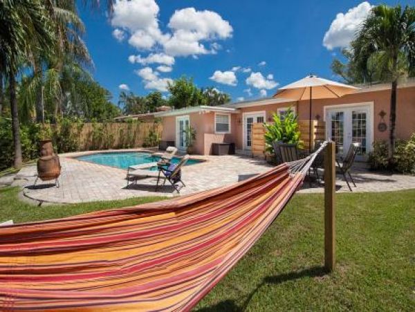Fort Lauderdale Vacation Pool Home Short Walk to Beach