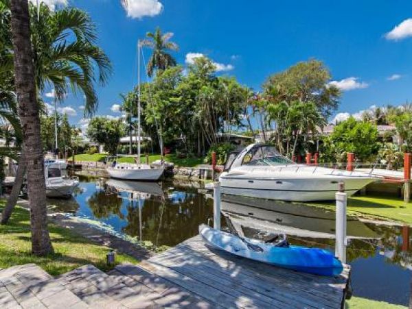 Fort Lauderdale Vacation Pool Home Short Walk to Beach