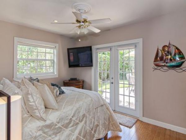 Fort Lauderdale Vacation Pool Home Short Walk to Beach