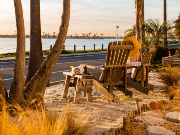 Bay Front Three Bedroom Vacation Home in Mission Beach