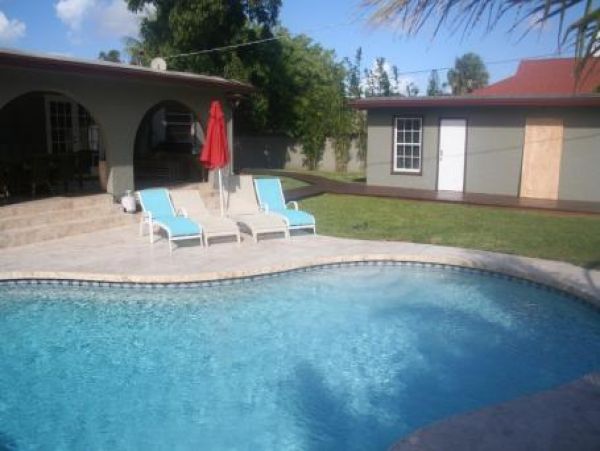 Hollywood Home 959973
