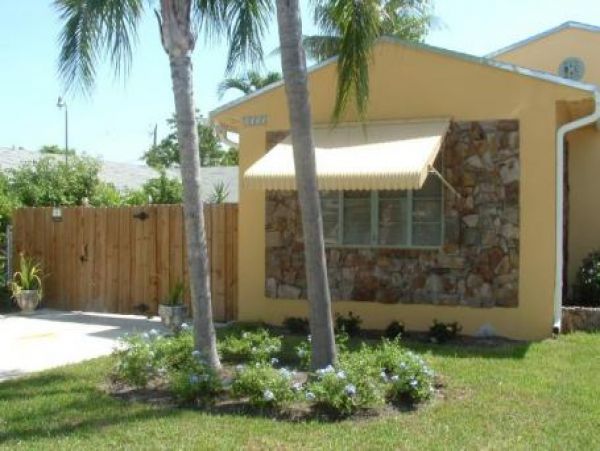 Hollywood Condo 959991