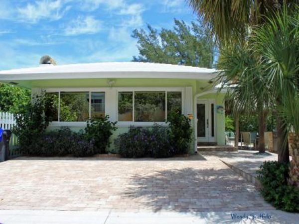 Hollywood Home 959993