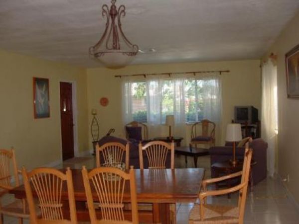 Hollywood Home 959999