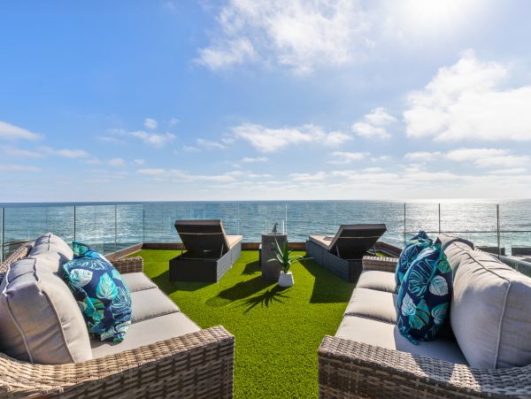 Oceanside Vacation Beach Retreat 14 Guests- VIEWS VIEWS