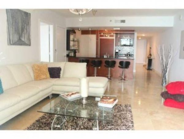 Hollywood Condo 960004