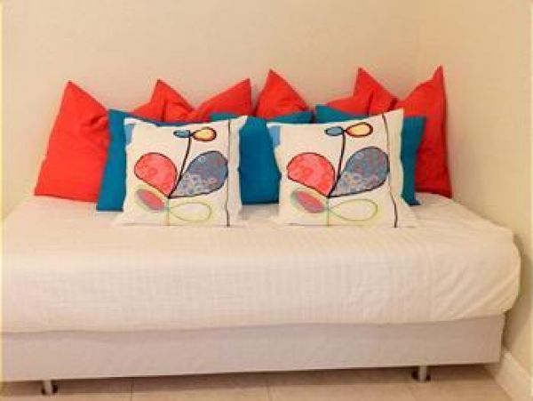 Hollywood Home 960028