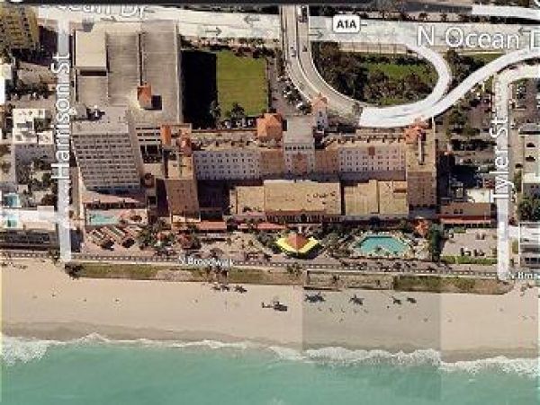 Hollywood Condo 960029