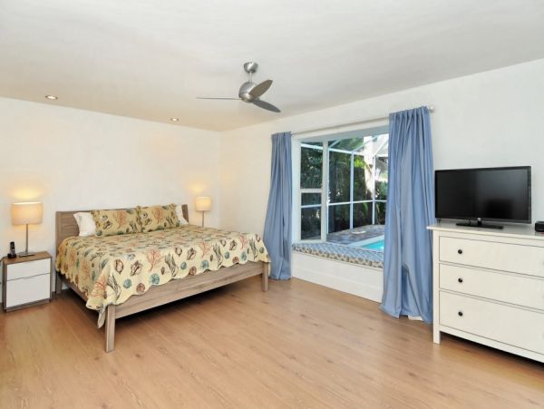 Canal View Siesta Key Vacation Pool Home Walk To Beach