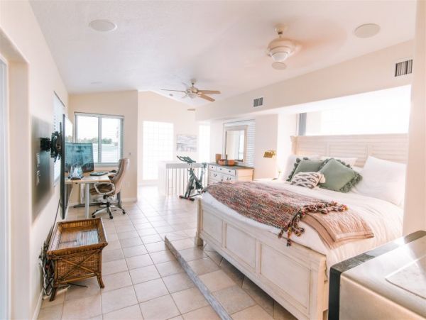 Waterfront Big Pine Key Vacation Pool Home Sleeps 14