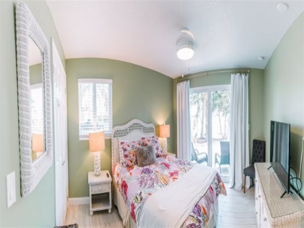 Waterfront Big Pine Key Vacation Pool Home Sleeps 14