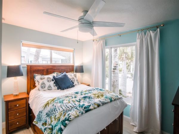 Waterfront Big Pine Key Vacation Pool Home Sleeps 14