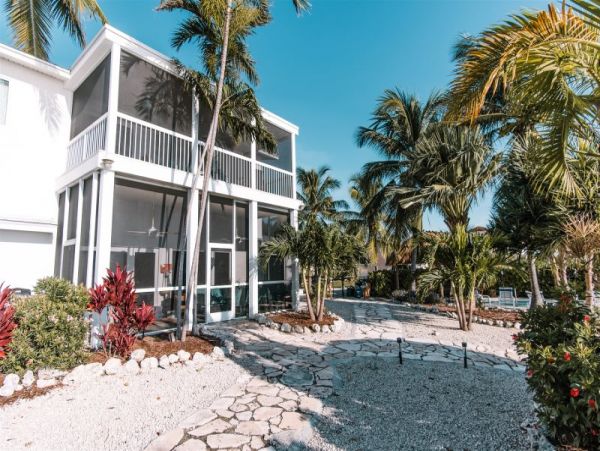 Waterfront Big Pine Key Vacation Pool Home Sleeps 14