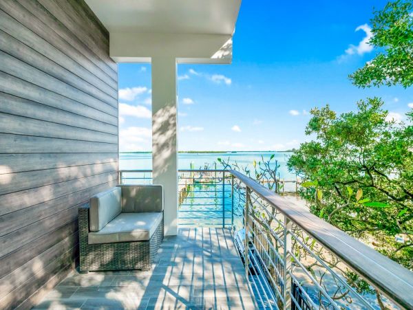 Luxury 5 Bedroom Home with Bay & Gulf Views
