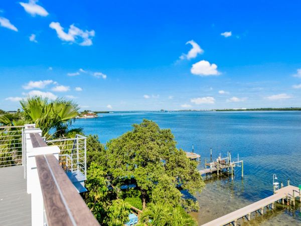 Luxury 5 Bedroom Home with Bay & Gulf Views