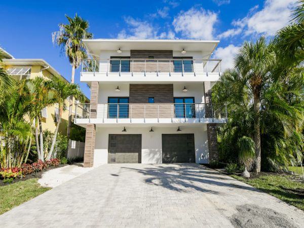 Luxury 5 Bedroom Home with Bay & Gulf Views