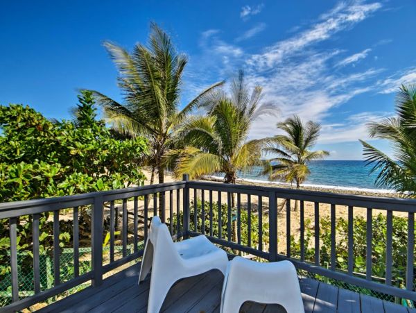 Beautiful End Condo Beachside Communal Pool & Ocean Views