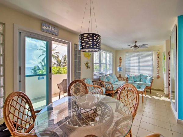 Beautiful End Condo Beachside Communal Pool & Ocean Views