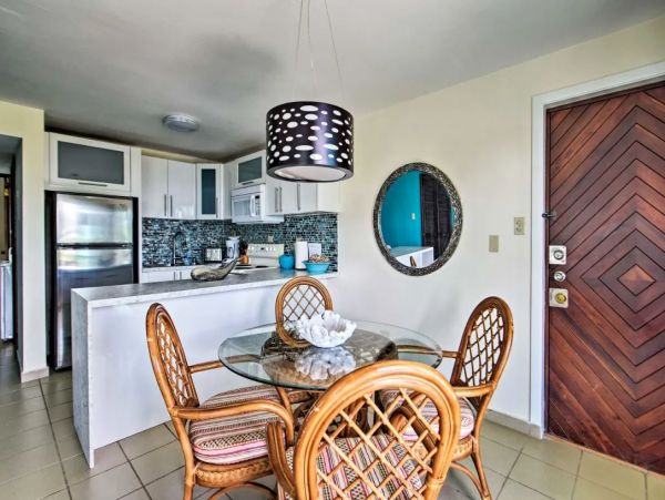 Beautiful End Condo Beachside Communal Pool & Ocean Views