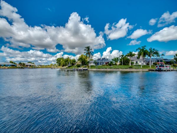 Cape Coral Water Front Vacation Home with Caged Pool & Spa
