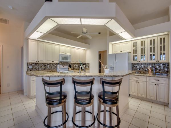 Cape Coral Water Front Vacation Home with Caged Pool & Spa