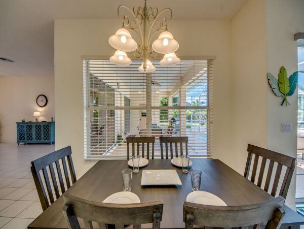 Cape Coral Water Front Vacation Home with Caged Pool & Spa