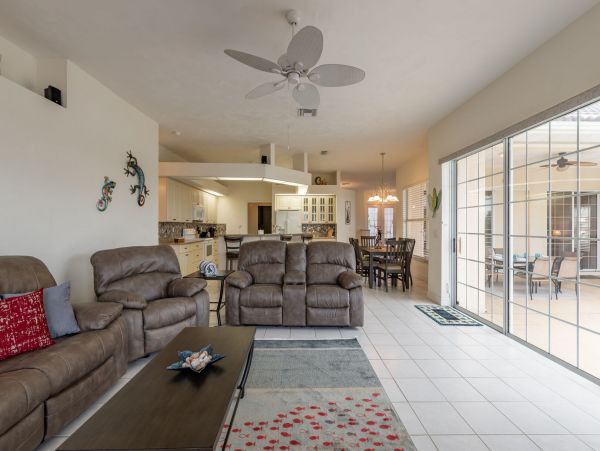 Cape Coral Water Front Vacation Home with Caged Pool & Spa