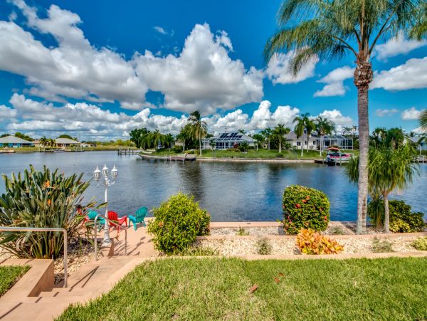 Cape Coral Water Front Vacation Home with Caged Pool & Spa