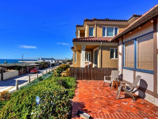 Almost a Beach House 200 ft From the Beach