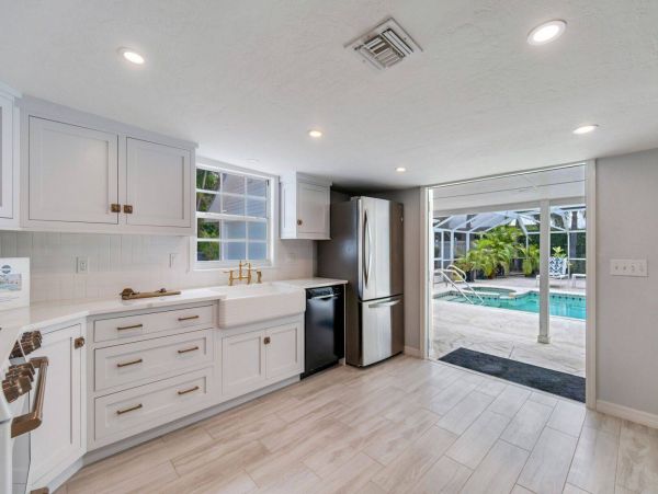 Captiva Vacation Home Sleeps 8 Guests Separate Suite