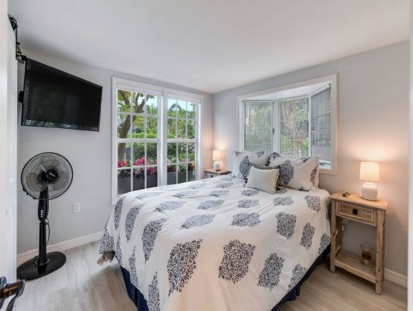 Captiva Vacation Home Sleeps 8 Guests Separate Suite