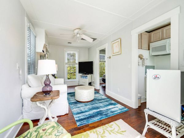 Captiva Vacation Home Sleeps 8 Guests Separate Suite