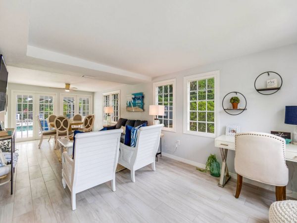 Captiva Vacation Home Sleeps 8 Guests Separate Suite