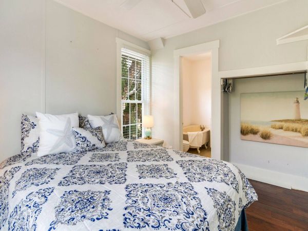 Captiva Vacation Home Sleeps 8 Guests Separate Suite