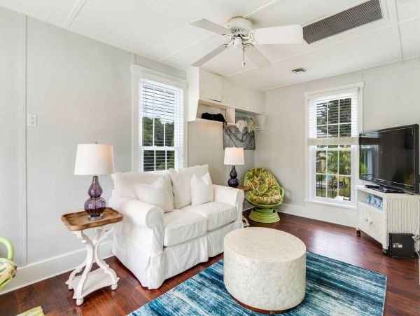Captiva Vacation Home Sleeps 8 Guests Separate Suite
