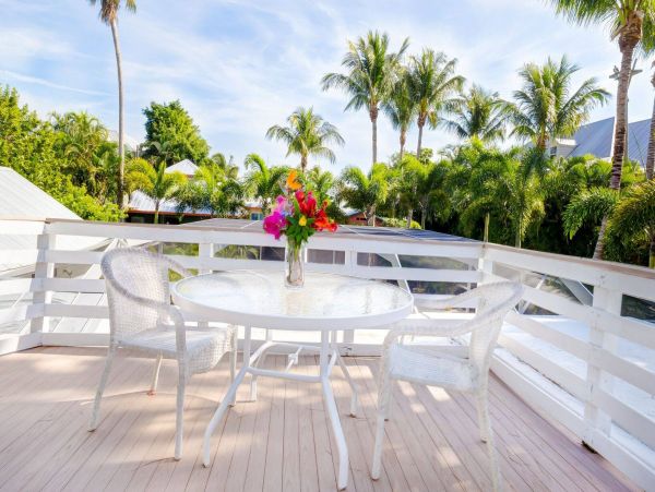 Captiva Vacation Home Sleeps 8 Guests Separate Suite