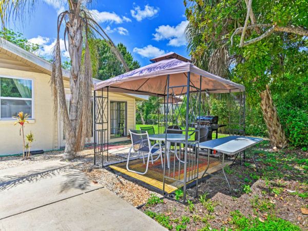 One Bedroom Bradenton Vacation Cottage Sleeps 4 Guests