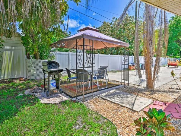 One Bedroom Bradenton Vacation Cottage Sleeps 4 Guests