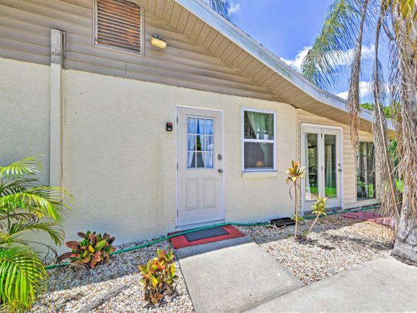 One Bedroom Bradenton Vacation Cottage Sleeps 4 Guests