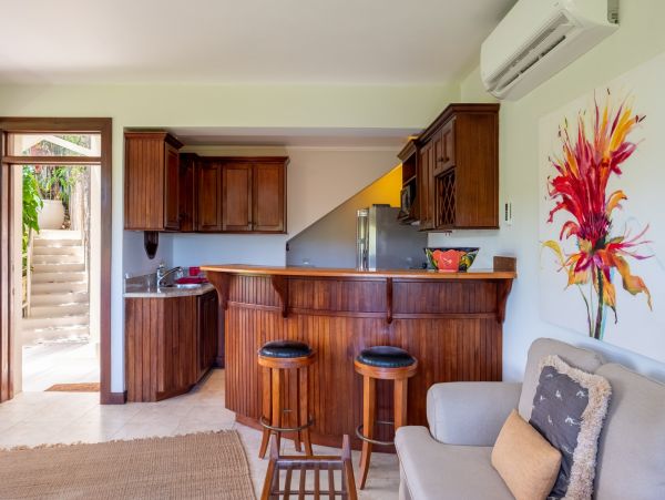 Jamaica Home 960112