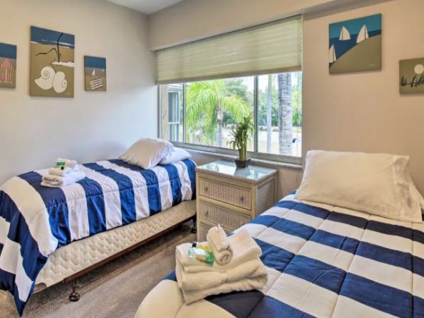 Two Bedroom Sarasota Vacation Condo Sleeps 4 Guests
