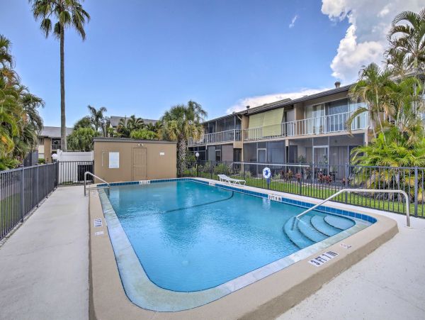 Sarasota Vacation Condo With 2 Bedrooms Sleeps Four Guests