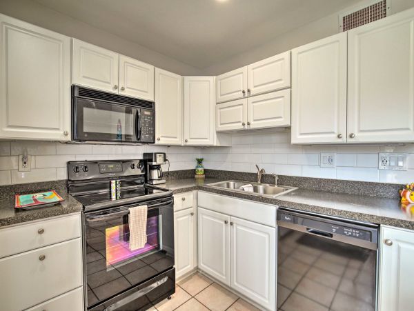 Sarasota Vacation Condo With 2 Bedrooms Sleeps Four Guests