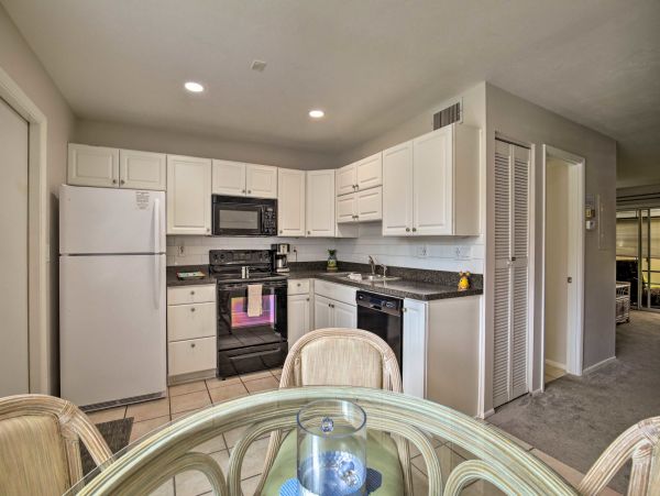 Sarasota Vacation Condo With 2 Bedrooms Sleeps Four Guests