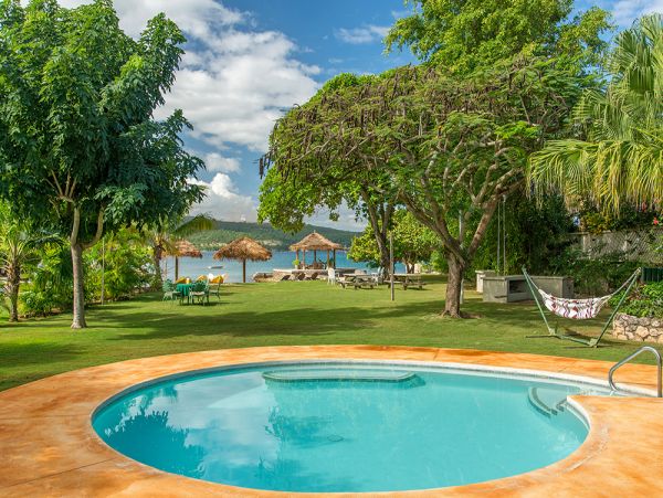 Jamaica Home 960124