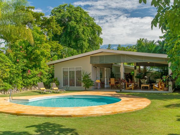 Jamaica Home 960124